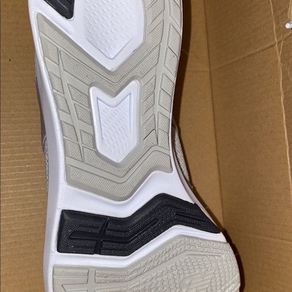 New balance women’s shoes - Picture 4 of 7